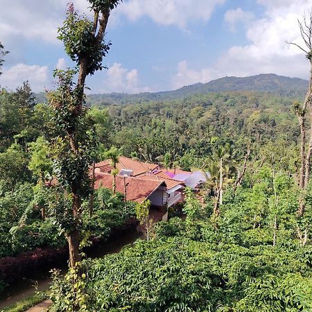 Shivalaya Homestay, Madikeri Siddāpur Zewnętrze zdjęcie