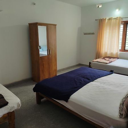 Shivalaya Homestay, Madikeri Siddāpur Zewnętrze zdjęcie