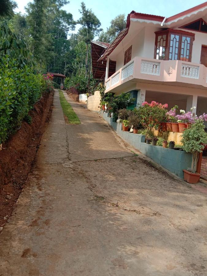 Shivalaya Homestay, Madikeri Siddāpur Zewnętrze zdjęcie