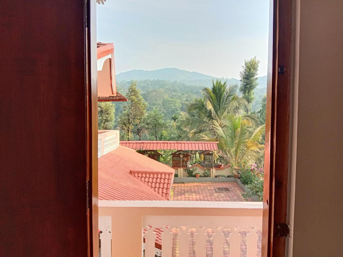 Shivalaya Homestay, Madikeri Siddāpur Zewnętrze zdjęcie