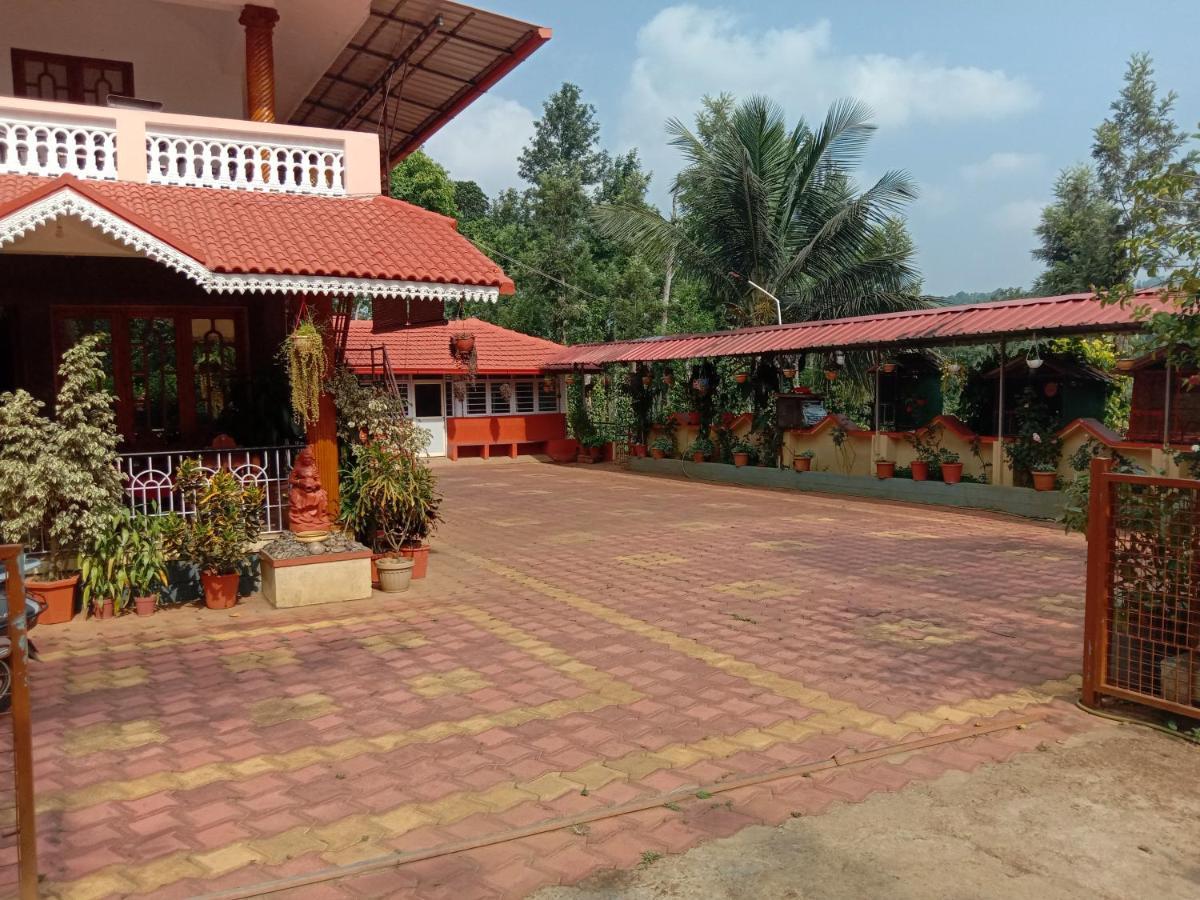 Shivalaya Homestay, Madikeri Siddāpur Zewnętrze zdjęcie