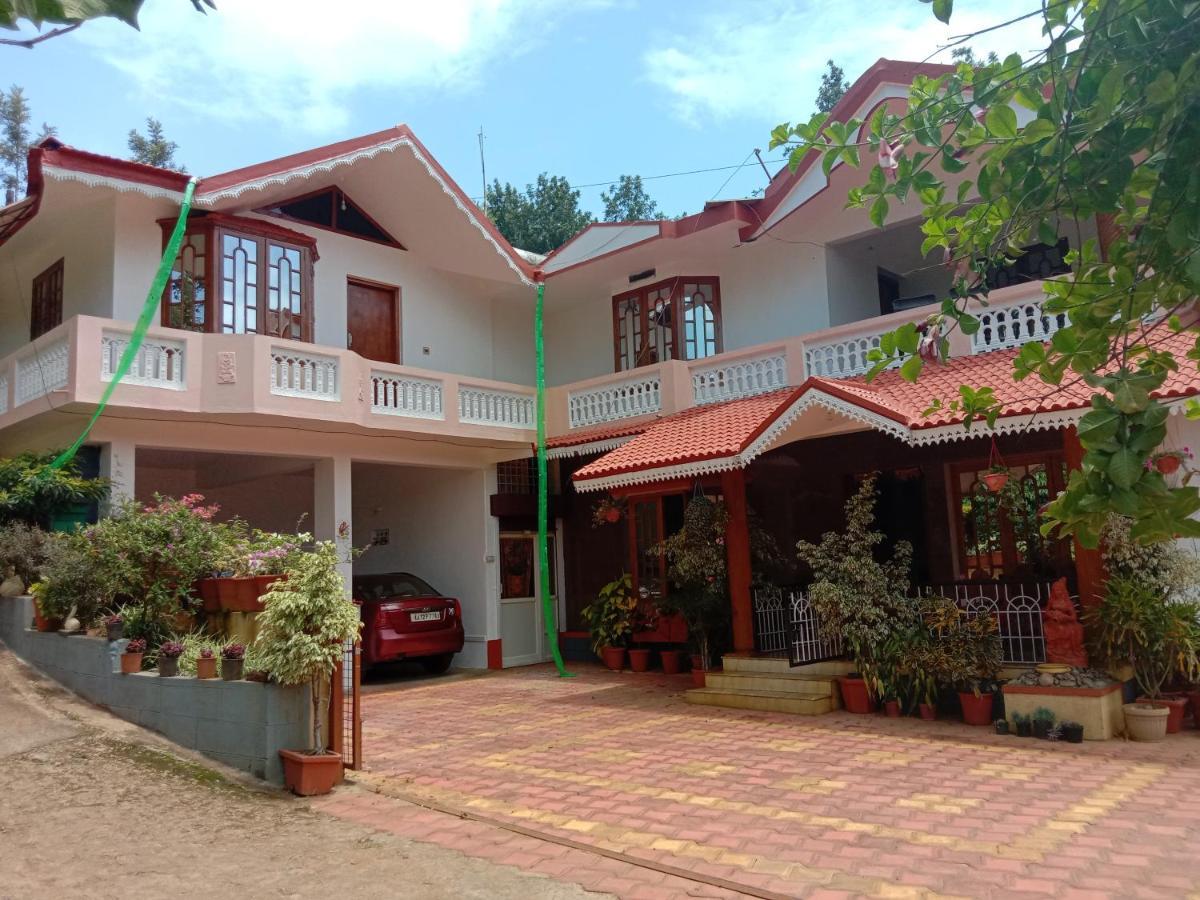 Shivalaya Homestay, Madikeri Siddāpur Zewnętrze zdjęcie