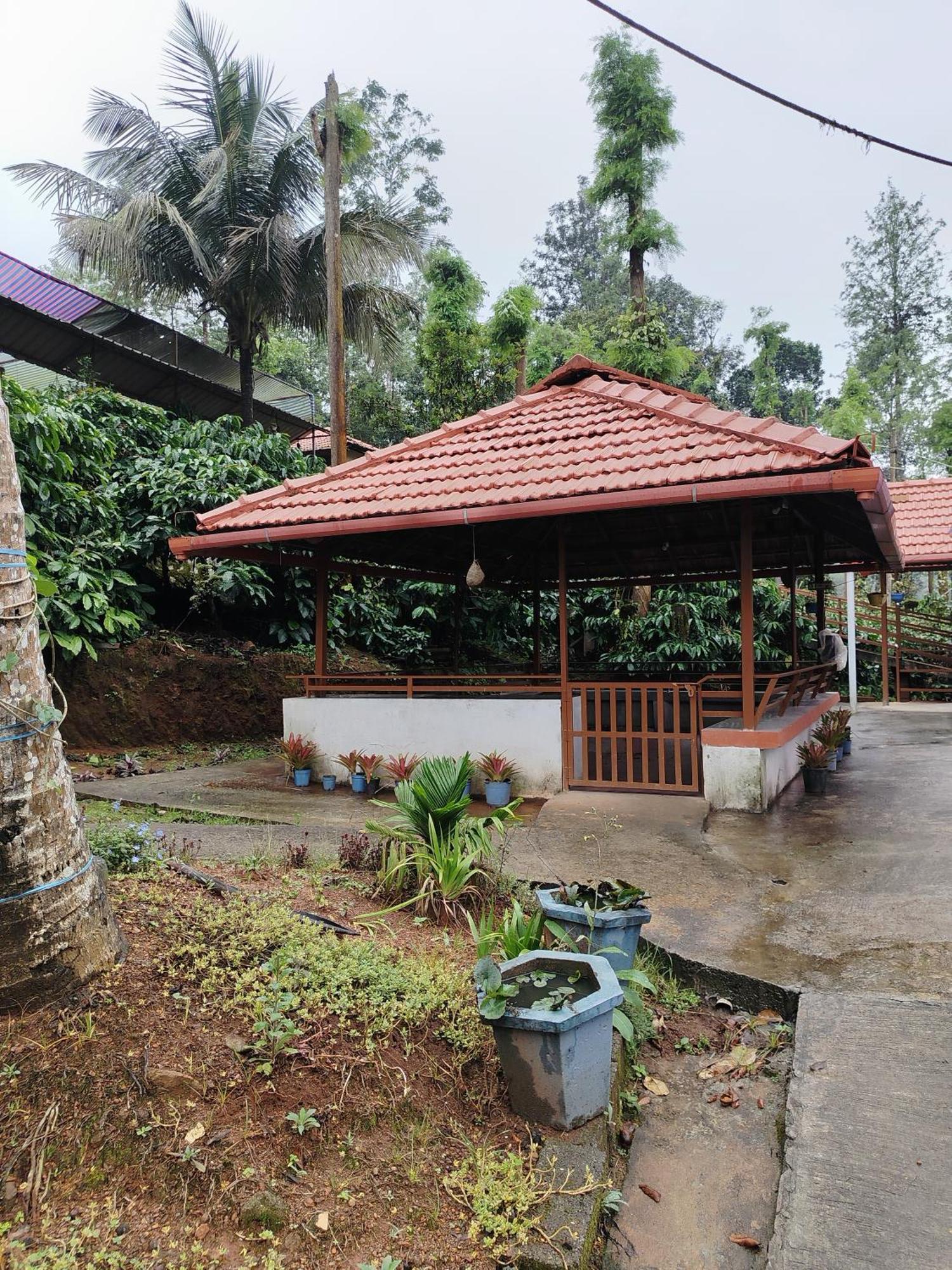 Shivalaya Homestay, Madikeri Siddāpur Zewnętrze zdjęcie