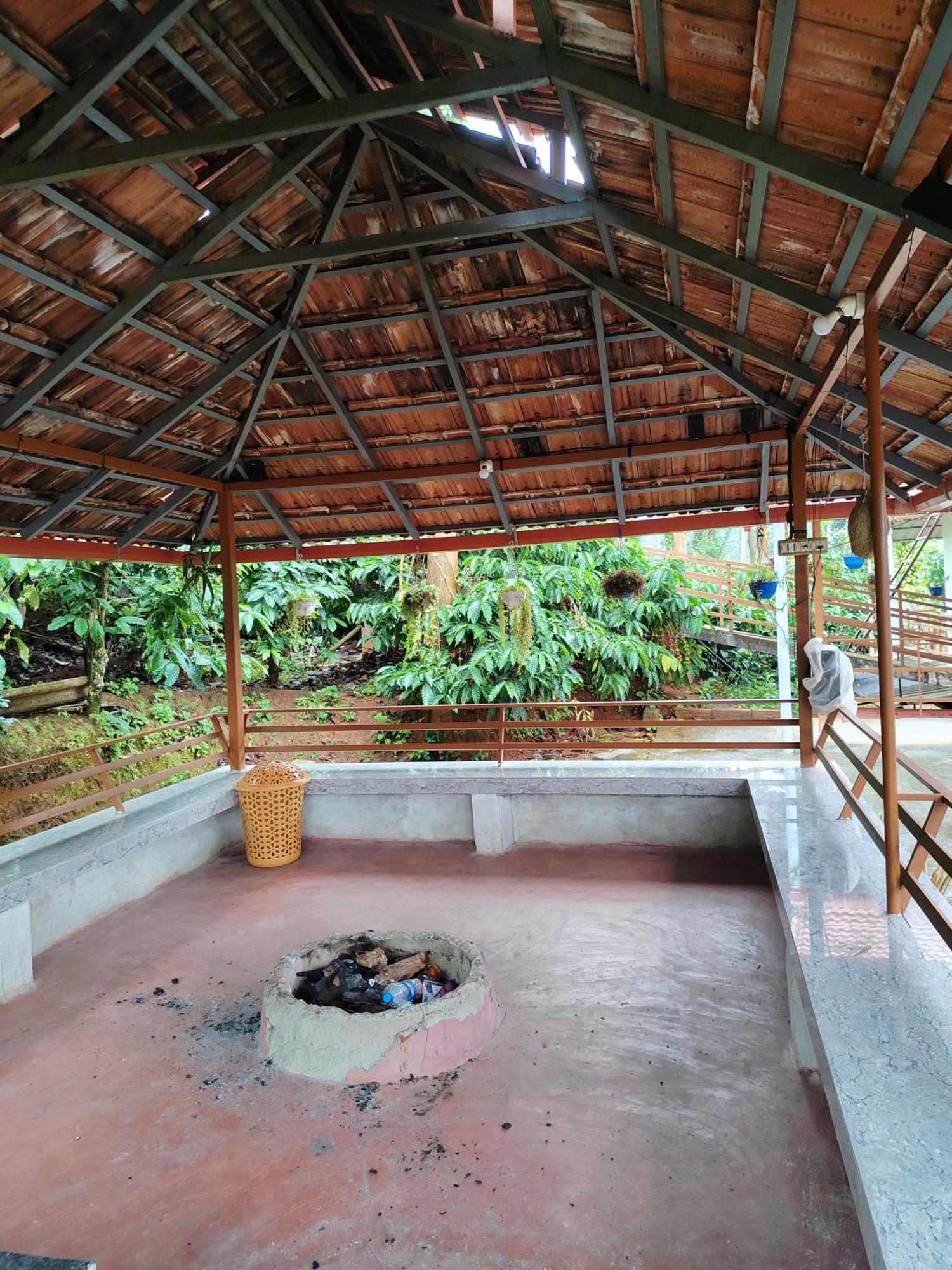 Shivalaya Homestay, Madikeri Siddāpur Zewnętrze zdjęcie